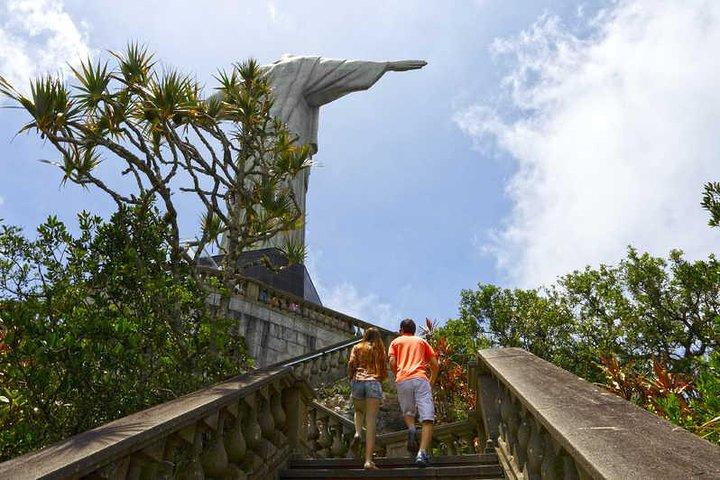Private Tour: Christ the Redeemer & Sugarloaf with Private Photographer