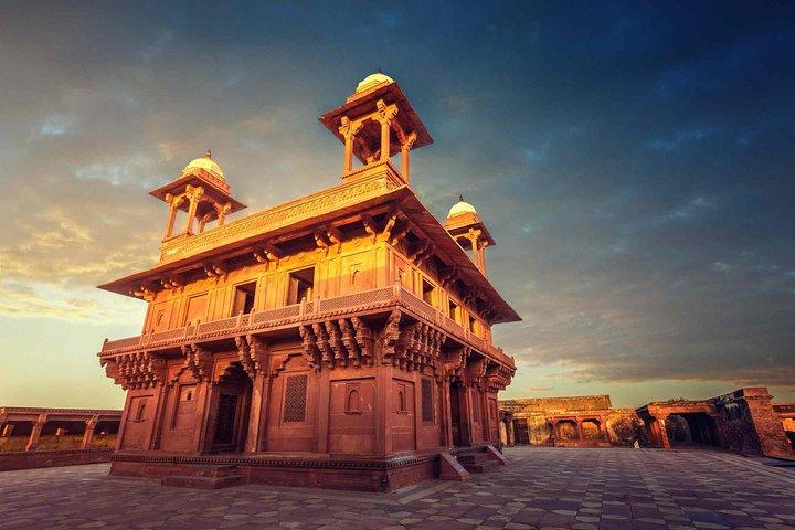 Half Day sightseeing to Fatehpur Sikri with Licensed guide