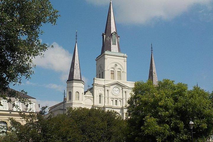 French Quarter History Tour with Cafe Du Monde