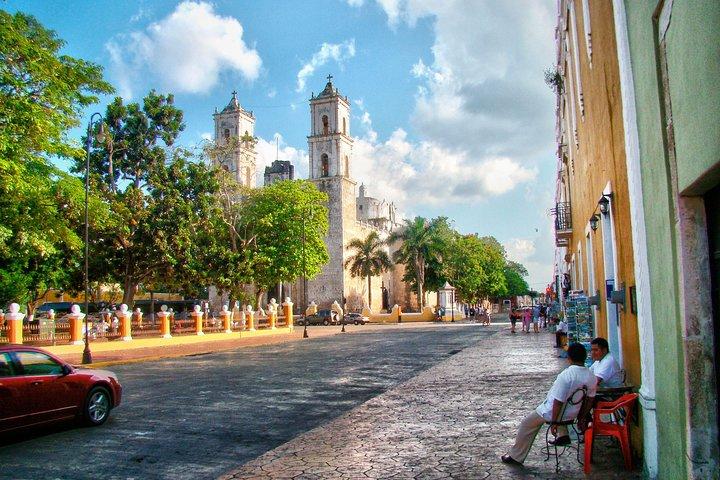 Colonial City of Valladolid, Pink Waters of Las Coloradas and Pink Flamingos