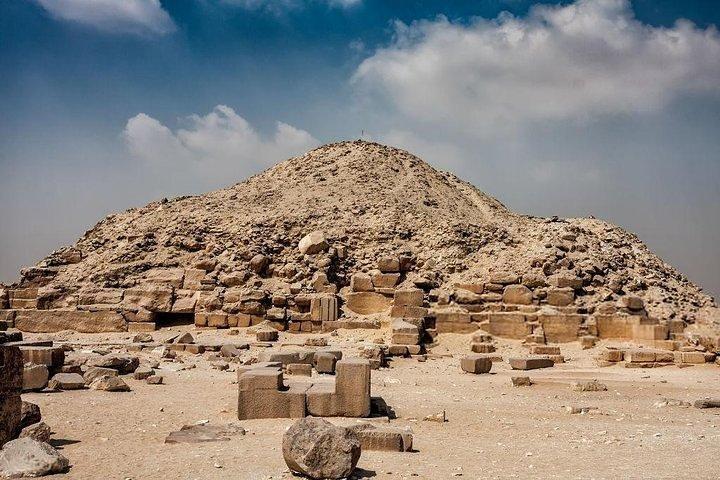 Full-Day Giza Pyramids and Cairo Tour