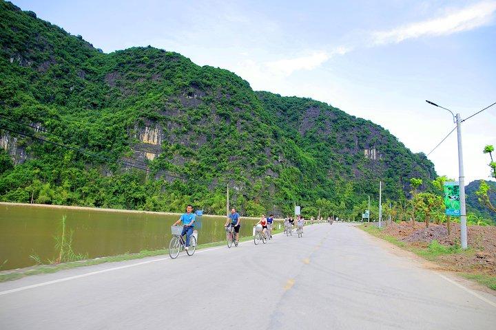 Luxury Hoa Lu Tam Coc Mua Cave Amazing View 1 Day Tour