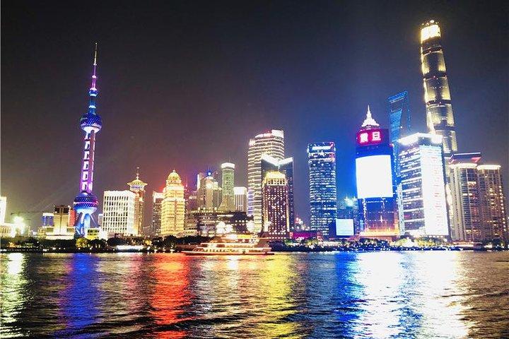 Zhujiajiao Water Town and Shanghai Highlights Private Trip