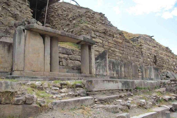 Querococha Lake and Chavin Ruins and from Huaraz