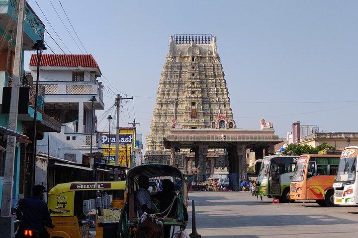 Mahabalipuram and Kanchipuram Day trip from Chennai by Private car with Guide