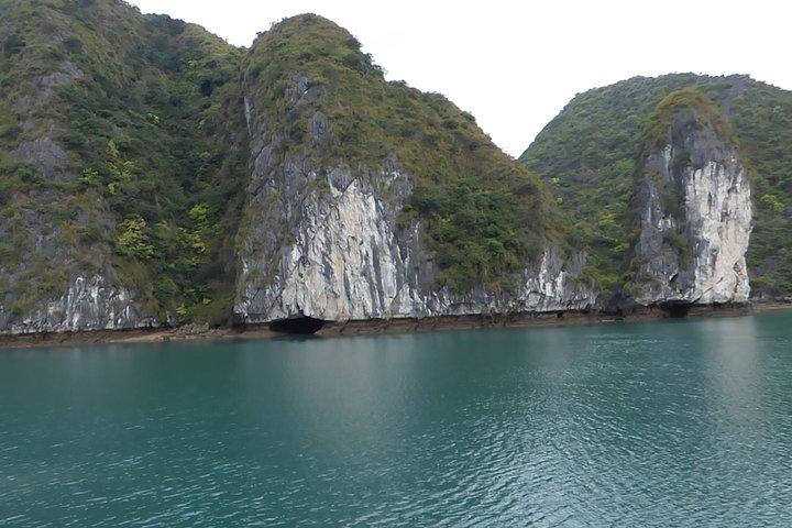 5 Days 4 Nights Hanoi - Halong Bay - Peaceful Halong Bay Cruise, one of 7 world Wonders