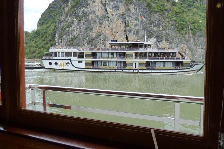 5 Days 4 Nights Hanoi - Halong Bay - Peaceful Halong Bay Cruise, one of 7 world Wonders