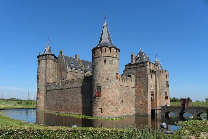 Private day trip to the Dutch castles from Amsterdam