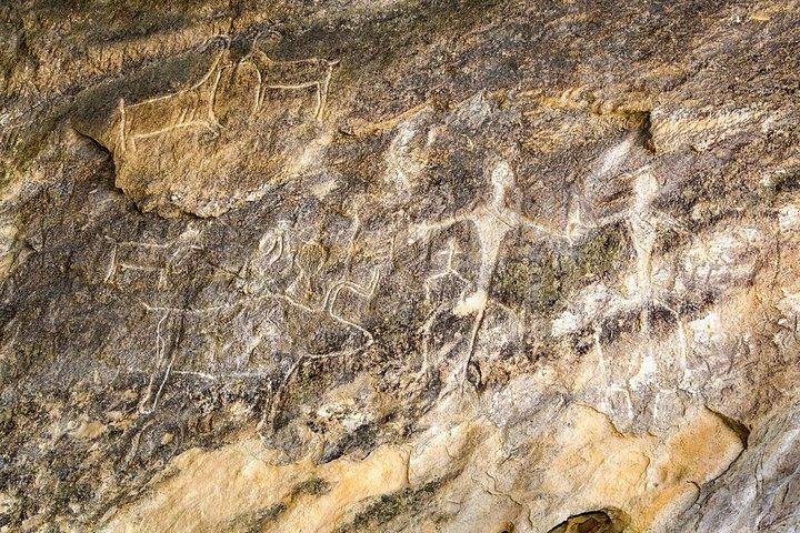 All inclusive! Qobustan, Mud Vulcano, Ateshgah & Yanardag Fire Mountain Tour