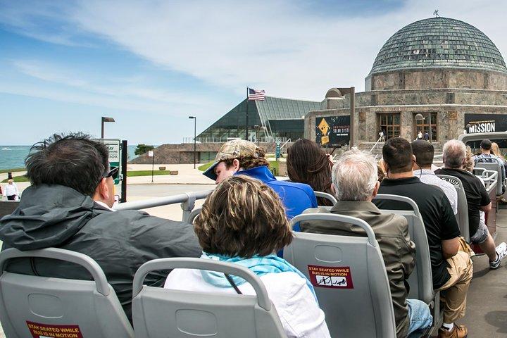 Chicago Hop-On Hop-Off Sightseeing Tour by Open-top Bus