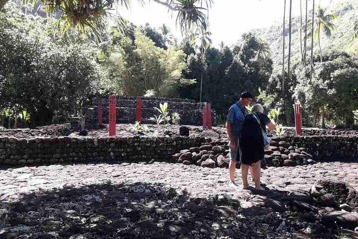 5 Hours Tahiti Island Tour - West and East Coast