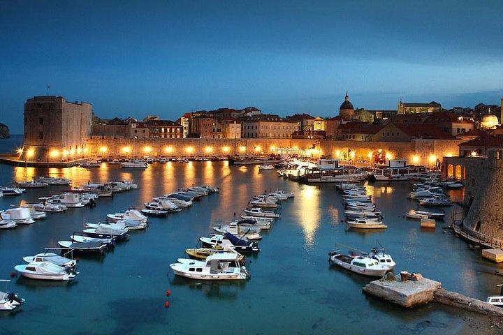 Dubrovnik by Night Tour with History and Wine & Bites