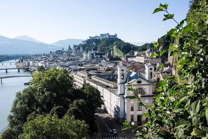 Private Scenic Transfer from Prague to Salzburg with 4h of Sightseeing