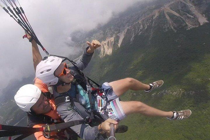 Bečići: Standard Tandem Paragliding for First-Time Flyers