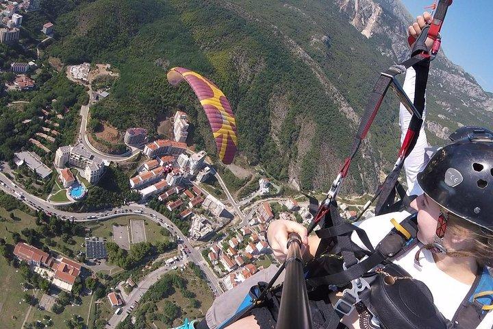 Bečići: Standard Tandem Paragliding for First-Time Flyers