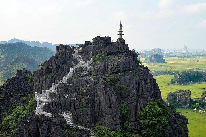 Hoa Lu Tam Coc Mua cave with local village