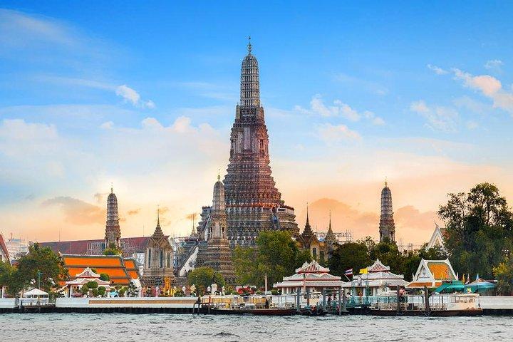 Bangkok’s Three Iconic Temples: Wat Traimit, Wat Pho & Wat Arun