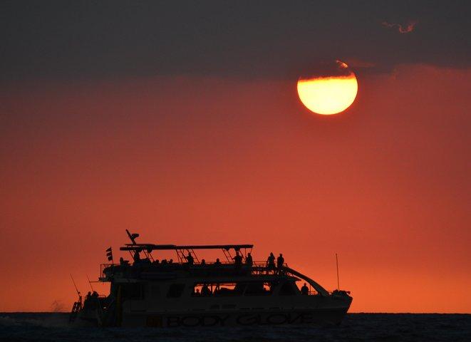 Big Island Historical Dinner Cruise to Kealakekua Bay