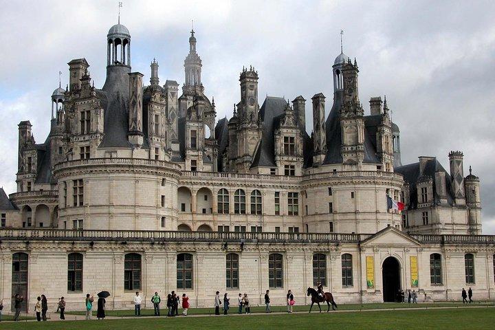 Loire Valley Castles VIP Private Tour: Chambord, Chenonceaux, Amboise