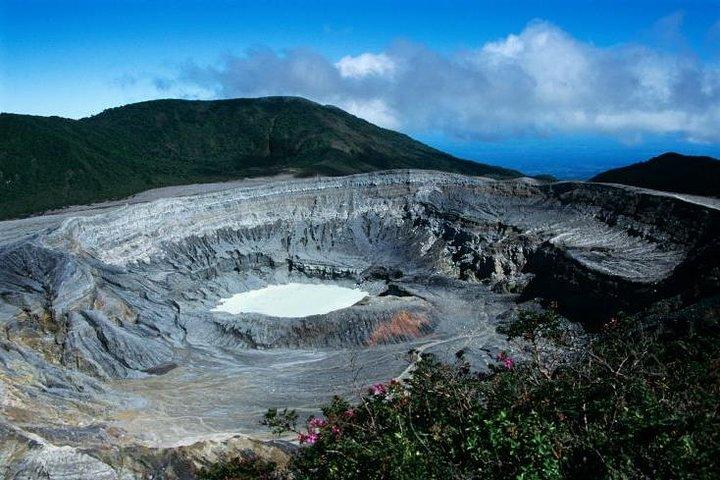 Poas Volcano National Park Half Day tour from San Jose