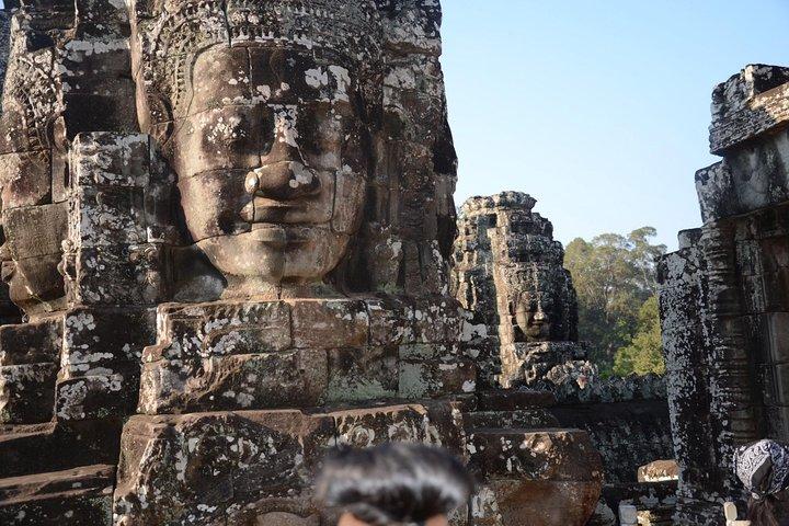 2-Day Best of Angkor Wat and Tonle Sap Lake Tour
