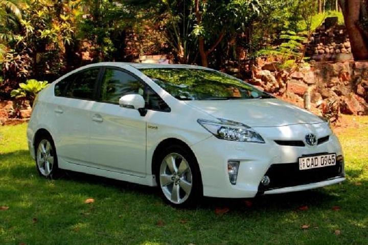 Colombo to CMB Airport drive for Morning Flights