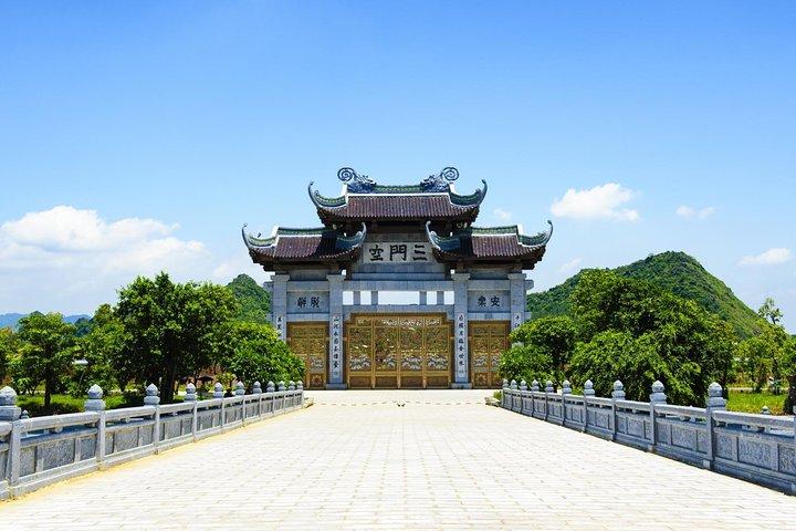 Trang An - Bai Dinh Pagoda 1 Day Tour