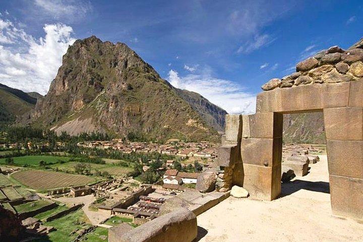 Sacred Valley Tour: Pisac, Ollantaytambo, Chinchero & Lunch