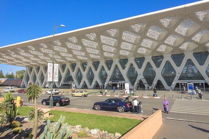 Marrakech: Private Transfer to or from Marrakech Menara Airport