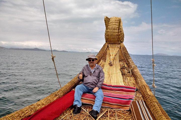 EL Lago Titikaka ( Navegando en las Balsas de Totora )
