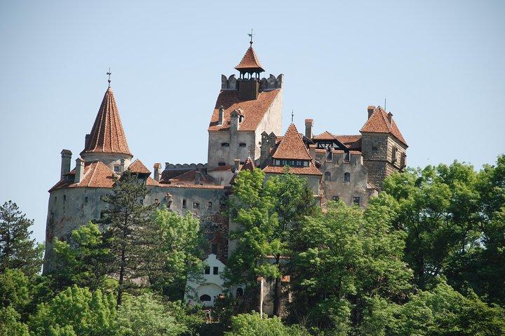 Dracula's Castle & Peles Palace Tour from Bucharest Including Brasov Old Town