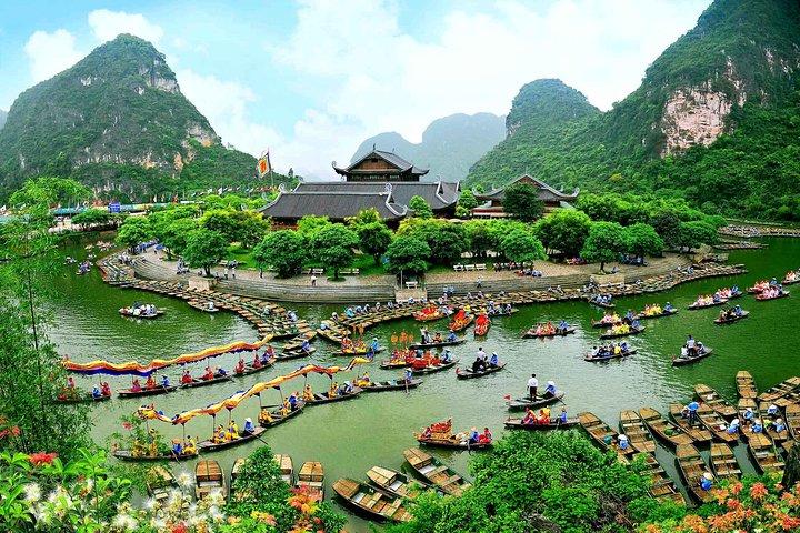 Trang An - King Kong Islet - Bai Dinh Pagoda - Mua Cave - Limousine Bus Day Tour