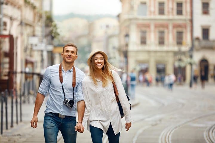 Private transfer: Berlin to Frankfurt with 2h for sightseeing