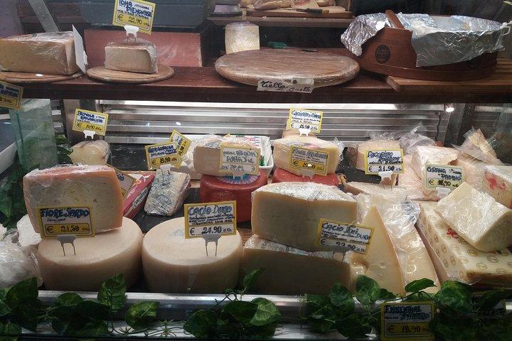 Budget-friendly Street Food Tour of Trastevere Quarter Smaller Group