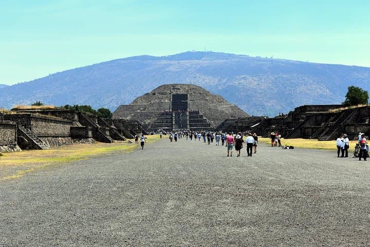 Small Group: Teotihuacan Pyramids and Shrine of Guadalupe with Lunch