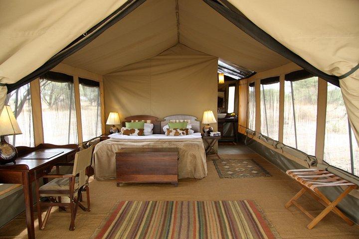 6Days Amboseli, Lake Nakuru and Masai Mara Camping Safari on Jeep