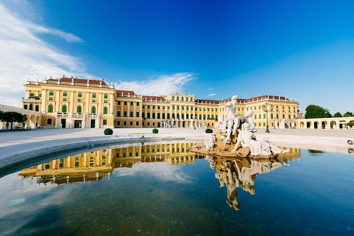 Skip-the-Line Schonbrunn Palace Guided Tour and Vienna Historical City Tour