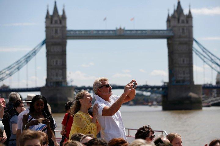 Hop-On Hop-Off Sightseeing River Cruise on the Thames