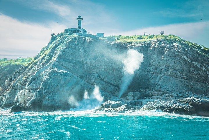 Bays of Huatulco and Snorkeling Experience with Drinks