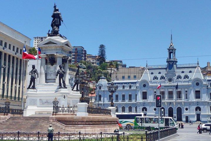 Private Tour: Viña del Mar and Valparaíso Tour with Wine Tasting in Casablanca Valley