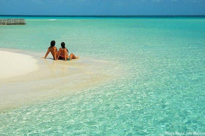 Discover Isla Mujeres in Catamaran. Buffet, Open Bar and Snorkel