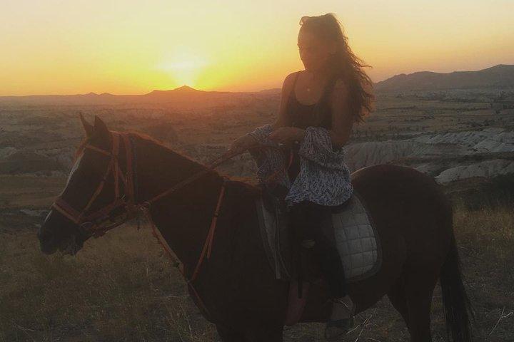 Sunset Horsebackriding-Tour through the Valleys of Cappadocia