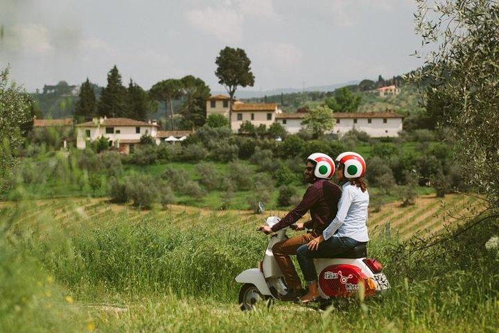 Florence Vespa Tour: Tuscan Hills, Food and Chianti Wine