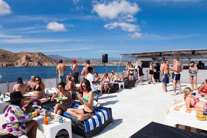 Cabo San Lucas Sunset Dinner Cruise with Open Bar