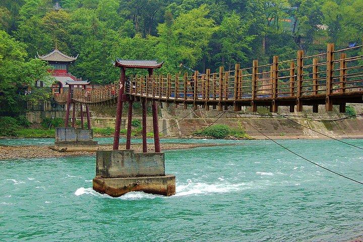 Mount Qingcheng and Dujiangyan Dam Guided Day Trip from Chengdu