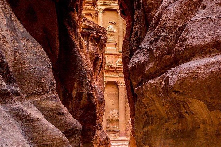 Private Transfer From Amman City To Petra
