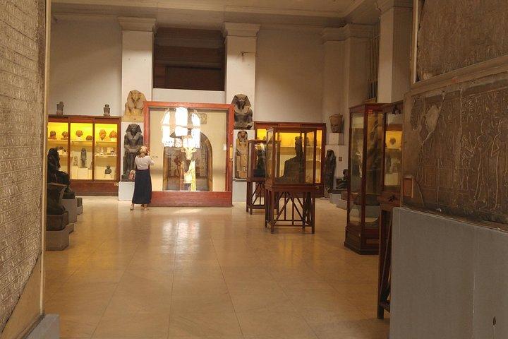 Best Cairo Day Tour- Discover Giza Pyramids & Egyptian Museum & Old Cairo