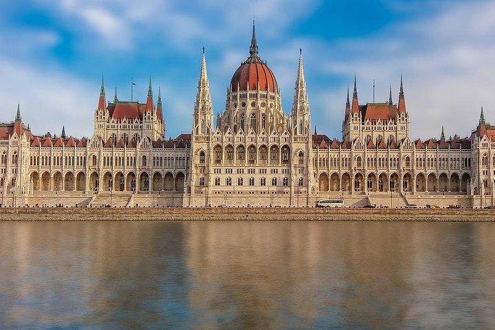 Private Transfer from Vienna to Budapest with 2 hours for sightseeing