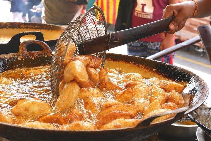 Discover The Best Food in Kuala Lumpur with Professional Guide
