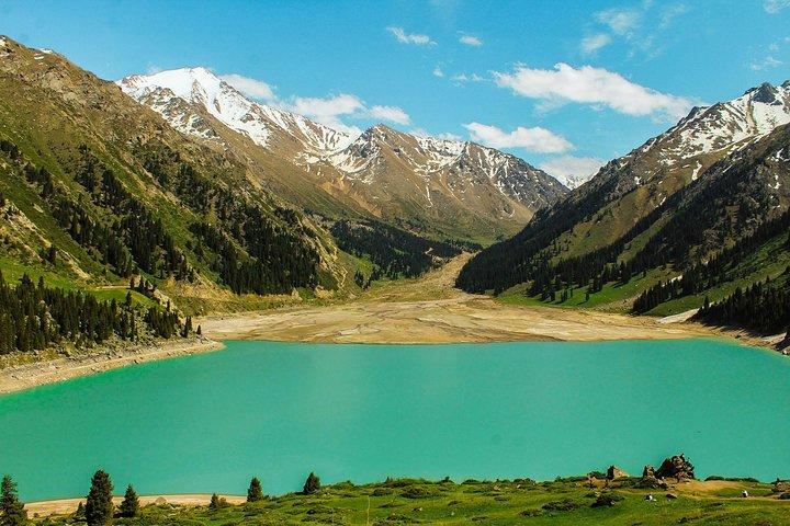 Medeu and Shymbulak + Big Almaty Lake and Falcon show (Private day-tour)
